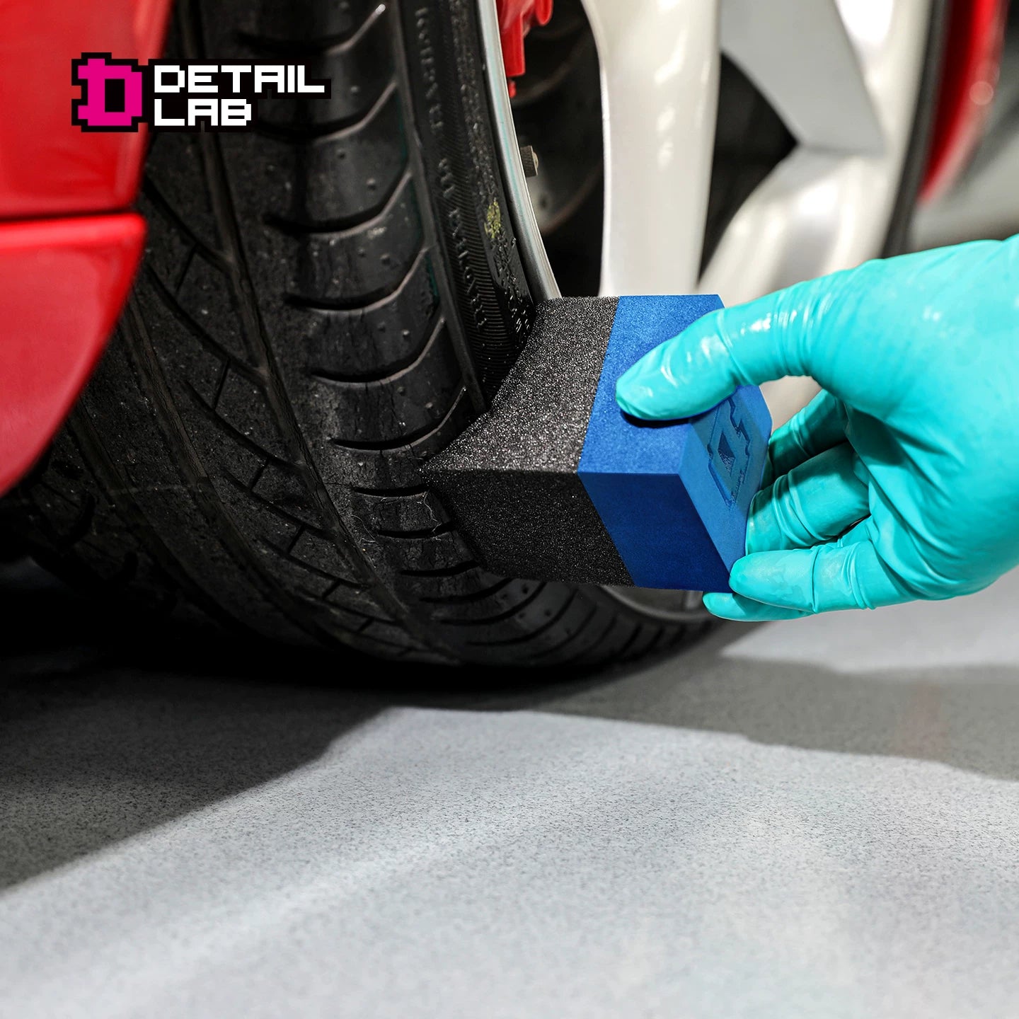 Detail Lab Contoured Tire Dressing Applicator Sponge — view 4